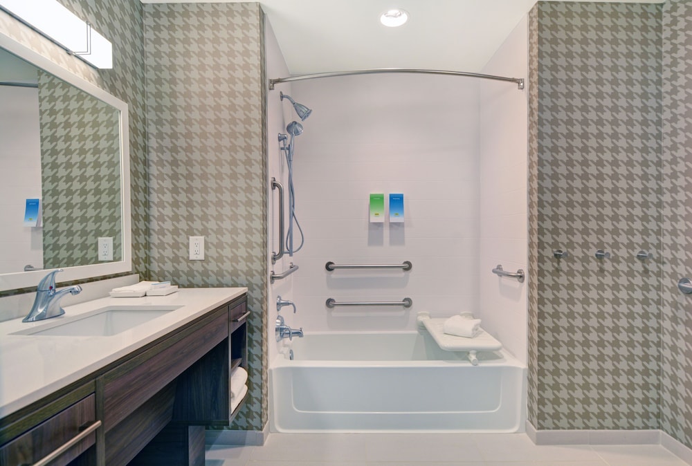 Studio, 2 Queen Beds, Accessible, Bathtub - Photo 10