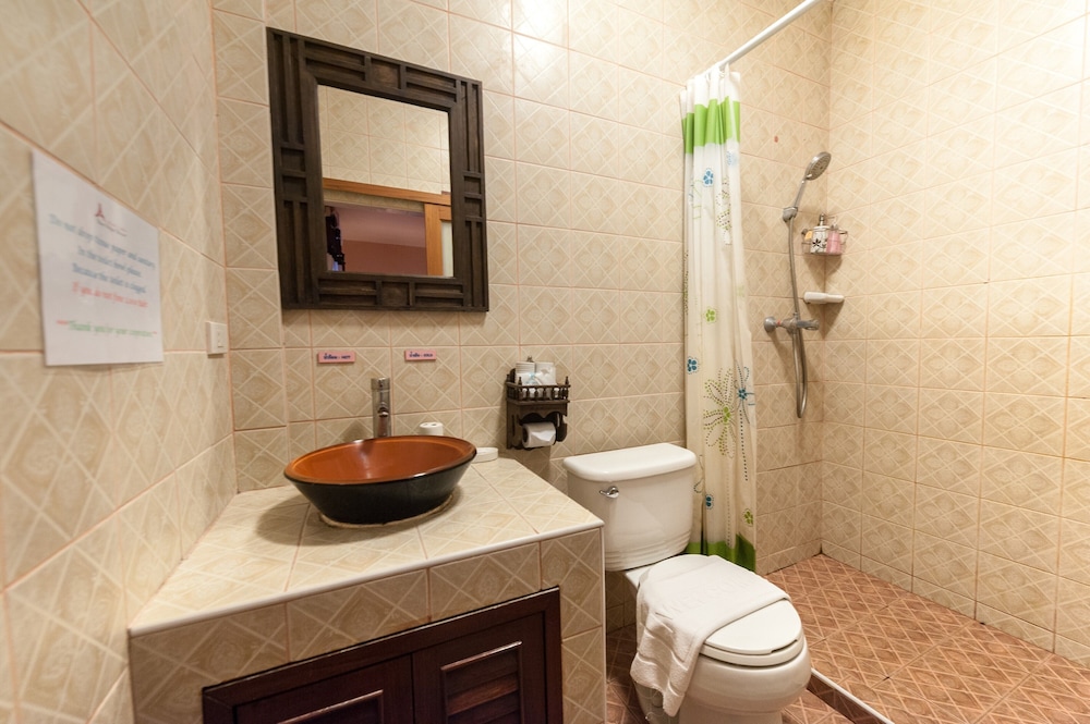 Suite - Photo 5