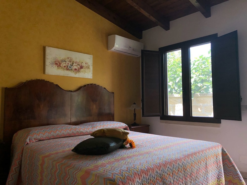 Double Room, Non Smoking, Garden View (Girasole ) photo 1