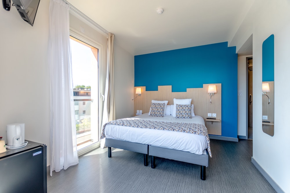 Superior Double Room, Balcony - Photo 10
