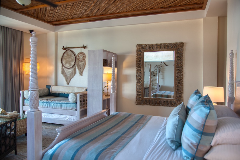 Spa Room, Beachfront photo 2