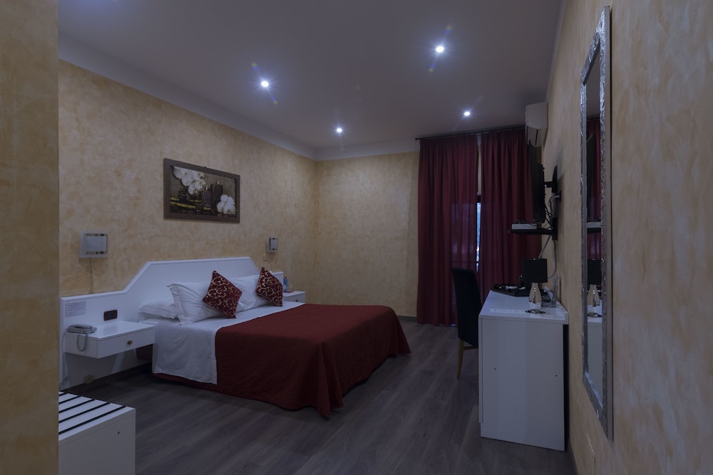 Junior Suite, 1 Double Bed, Terrace, Garden View photo 2