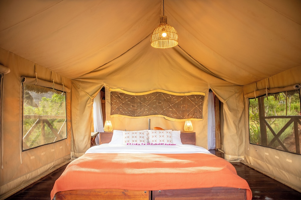 Classic Tent, Private Bathroom, Mountainside