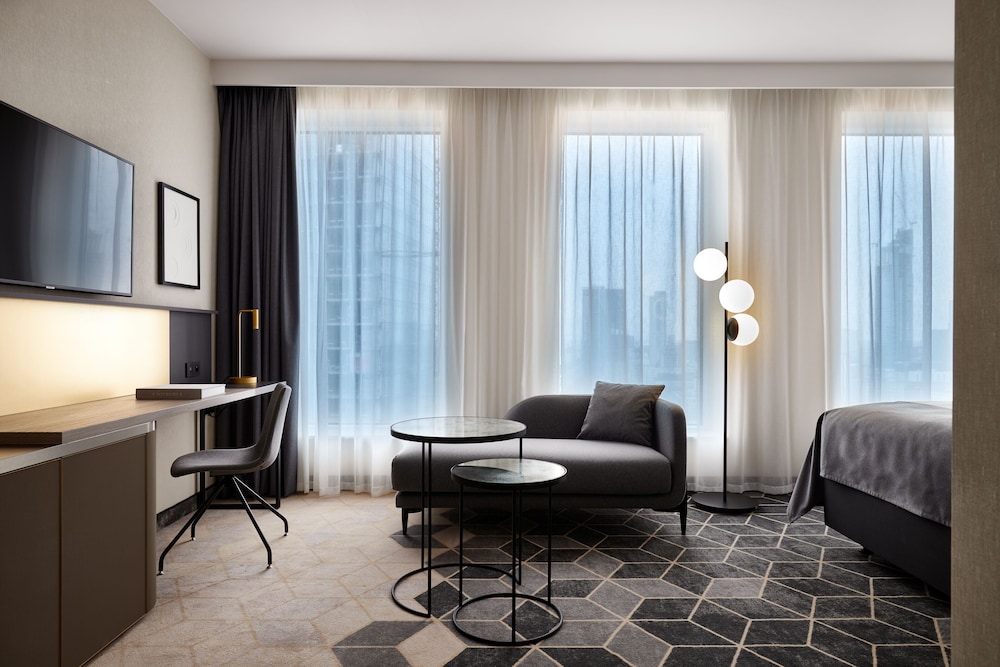 Standard Room, 1 Queen Bed, City View - Photo 3
