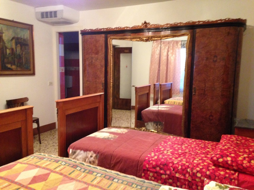 Twin Room photo 2