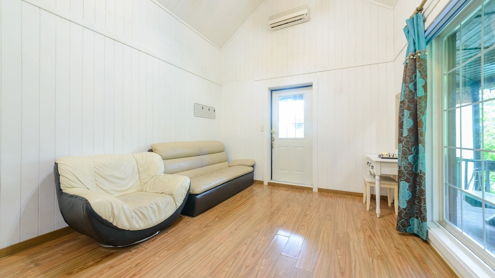 Basic Room, 1 Bedroom (Pine) - Photo 5