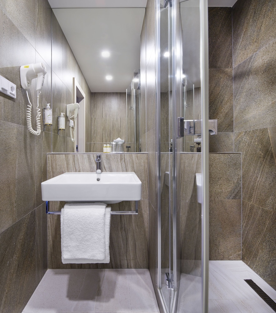 Deluxe Room, Pool Access - Photo 6