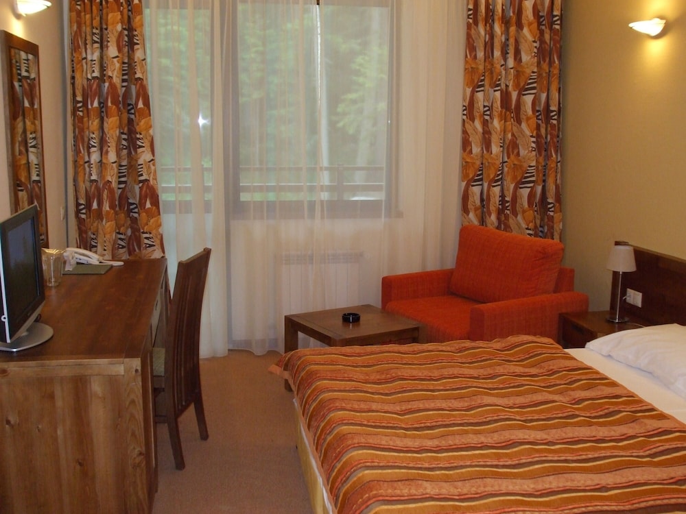 Standard Double or Twin Room photo 1