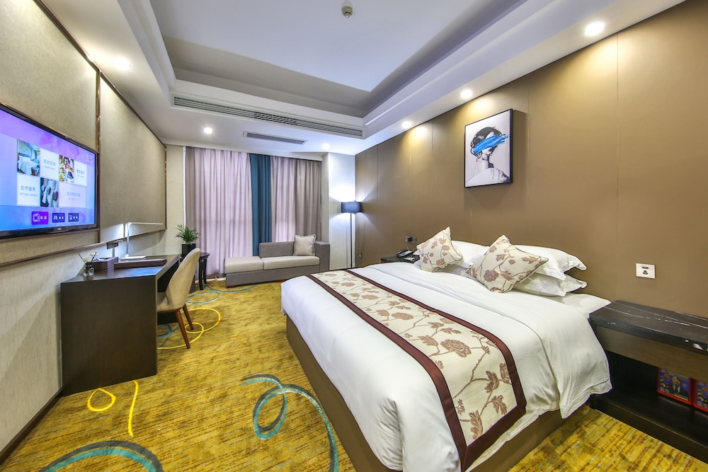 Deluxe Room, 2 Double Beds, Smoking - Photo 4
