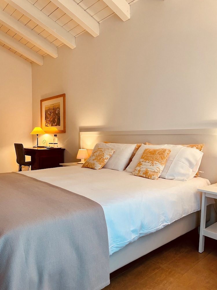 Standard Suite, Garden Area