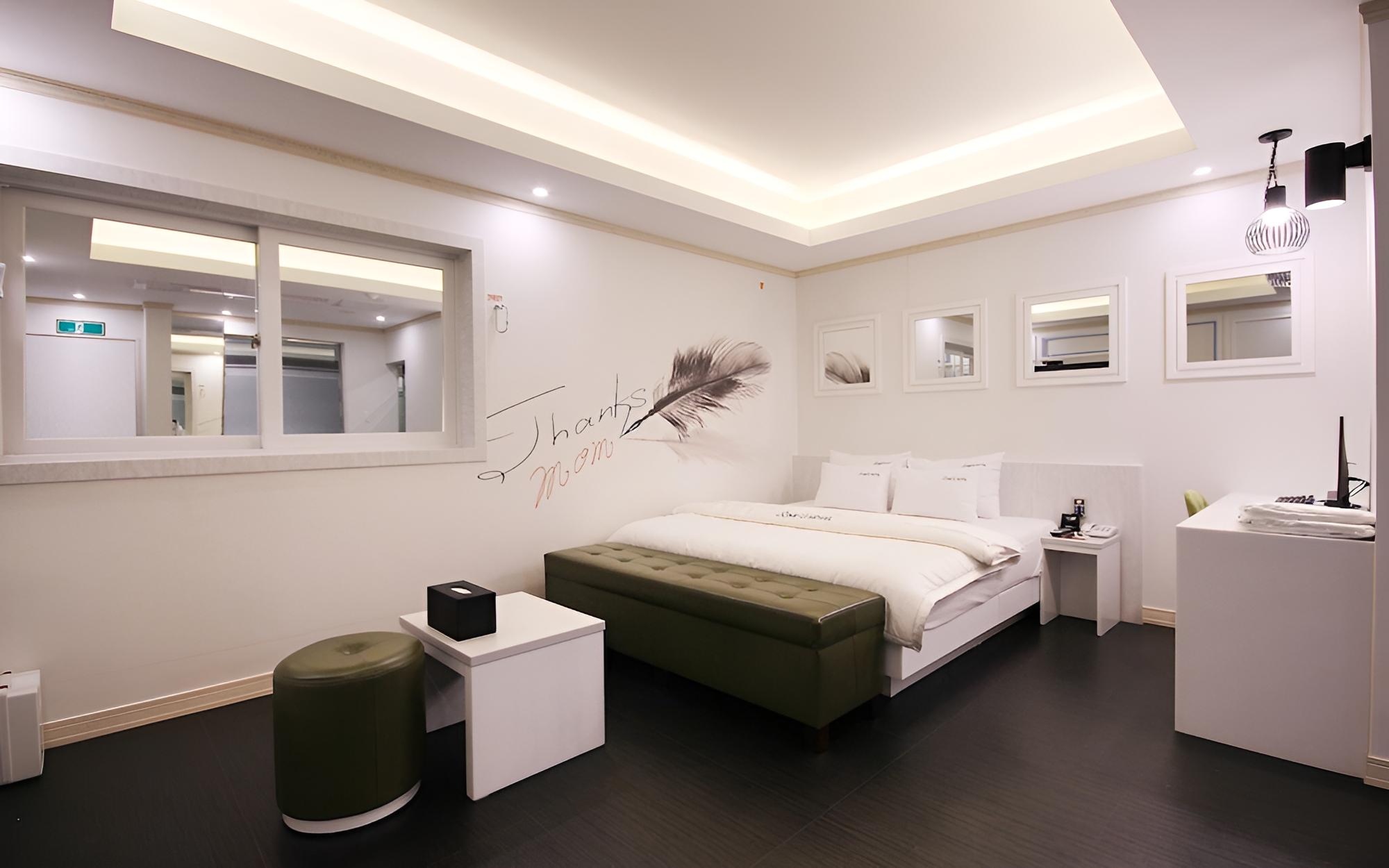 Room (Standard -1PC (with bathtub Netflix D)