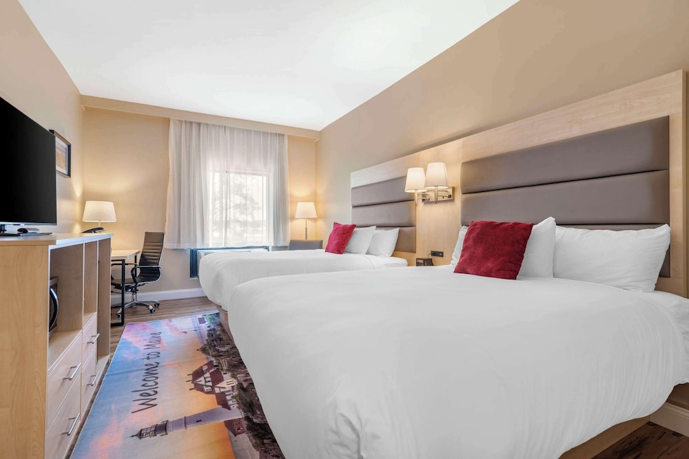 Standard Room, 2 Queen Beds, Non Smoking - Photo 1