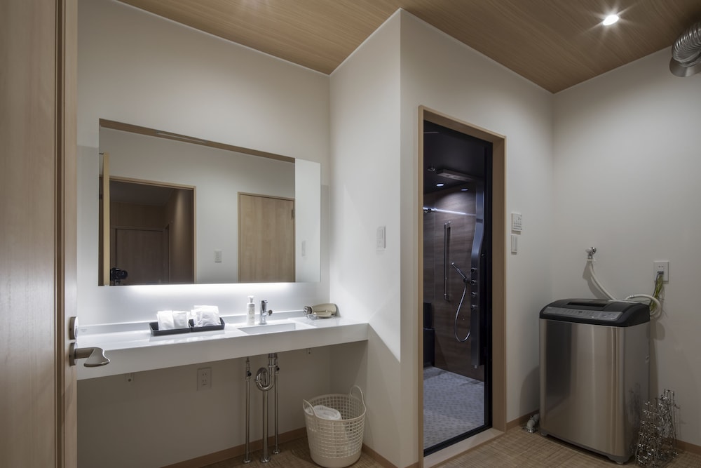 Deluxe Suite, Multiple Beds, Non Smoking, Hot Tub - Photo 2