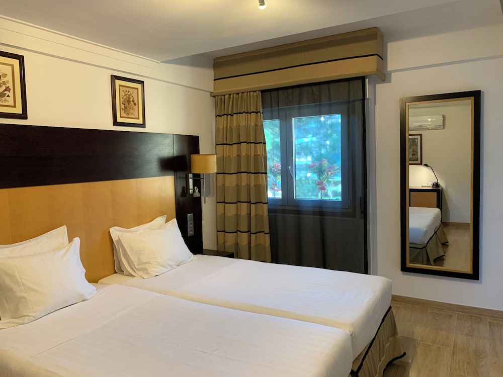Business Studio Suite, 2 Twin Beds, Non Smoking, City View photo 1