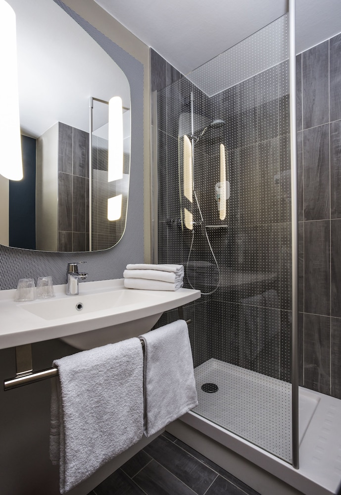 Standard Twin Room, 2 Twin Beds - Photo 6