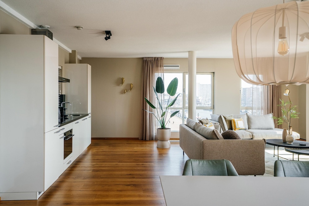 Apartment photo 2