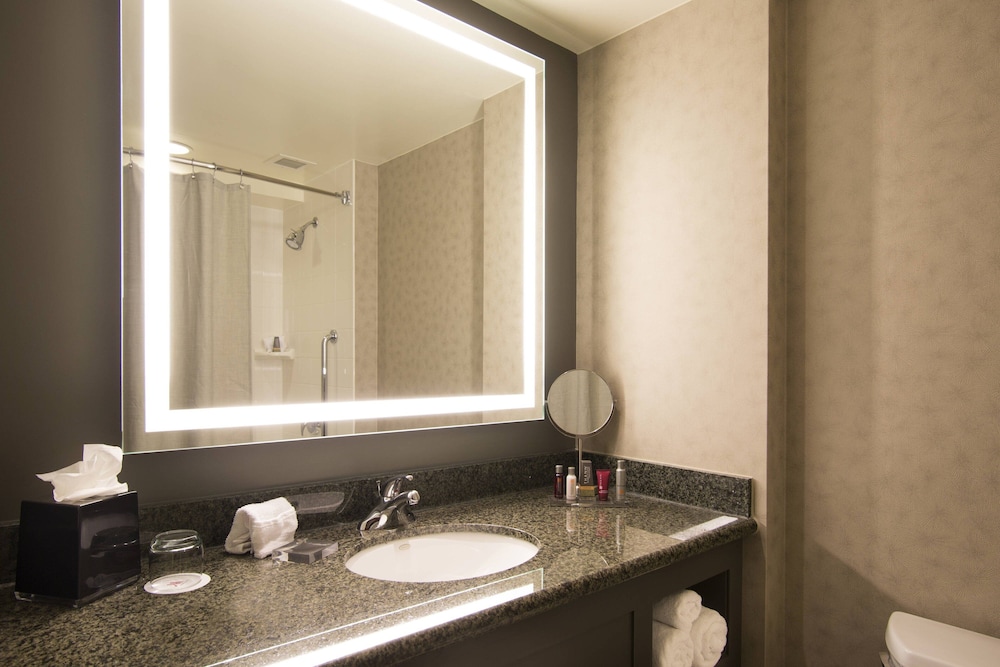 Deluxe Room, 2 Double Beds, Corner - Photo 2
