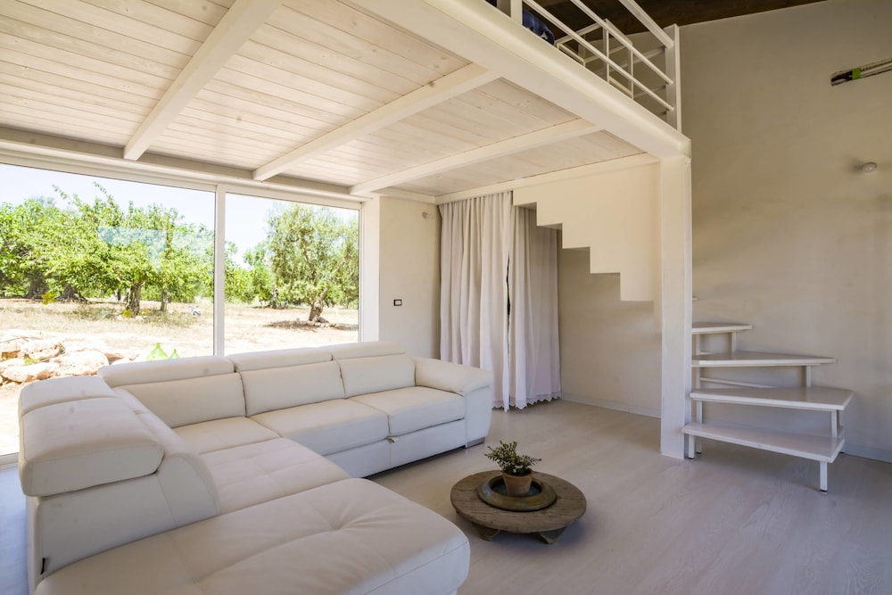Villa photo 1