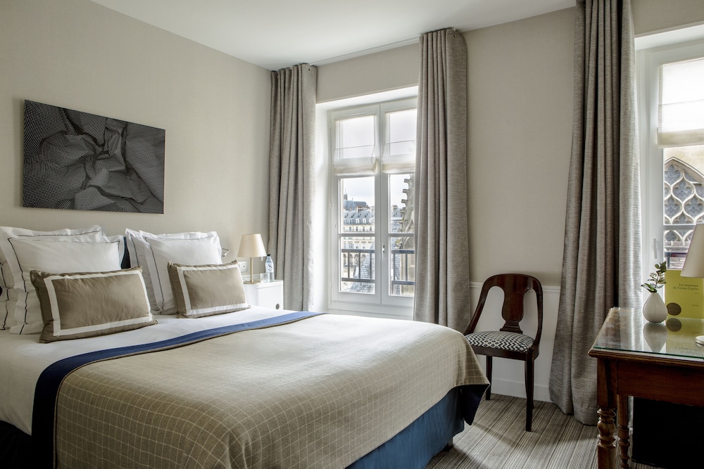 Superior Room with Louvre View photo 2