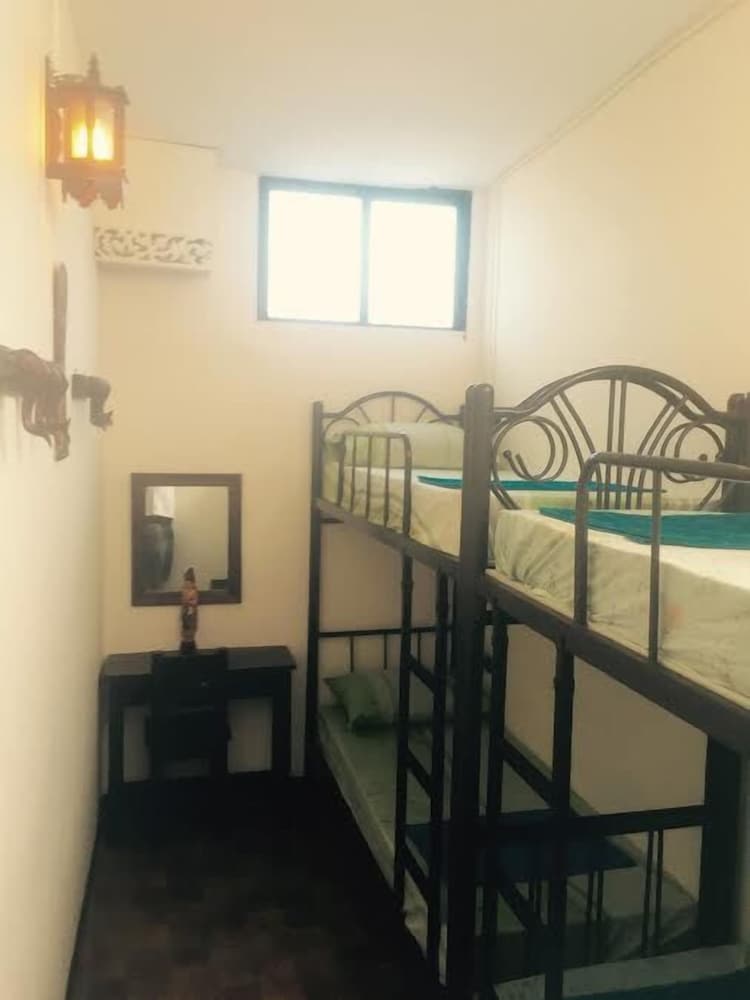 Mini Family Room for 4 (Shared Bathroom) photo 1