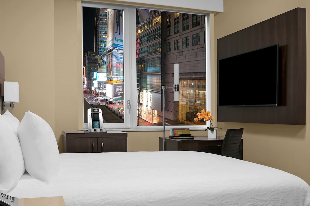 Room, 1 Queen Bed, Accessible, City View (Hearing) thumbnail 5