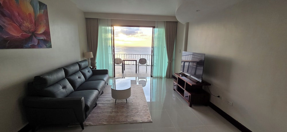 1 Bedroom Penthouse - Photo 4
