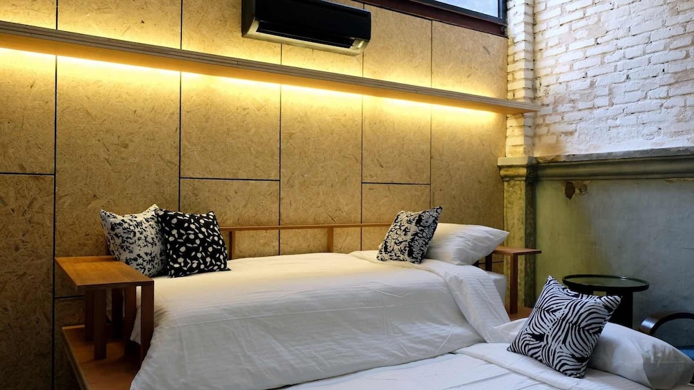 Duplex Suite - Photo 3