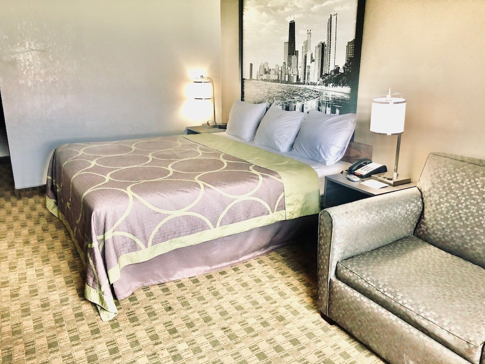 Room, 1 King Bed, Non Smoking - Photo 2