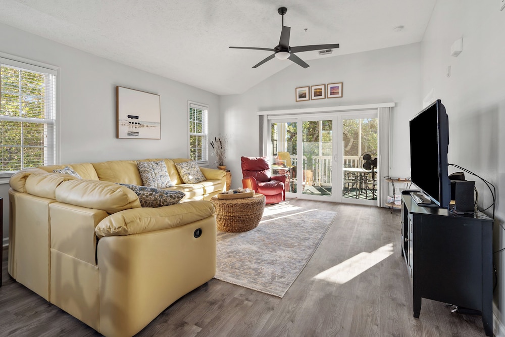 Condo, Multiple Beds, Hot Tub, Pool View (OCEAN KEYS 3331)