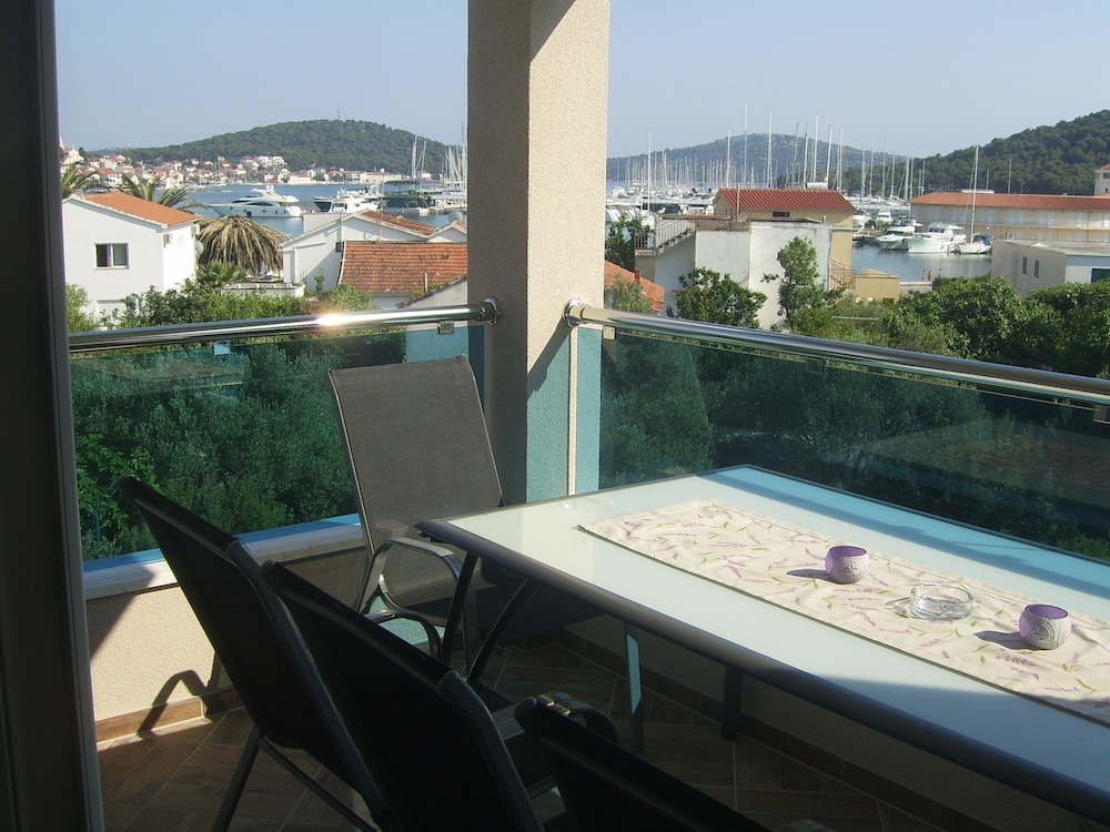 Penthouse photo 3