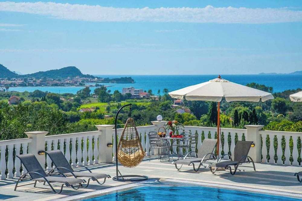 Villa (4 Bedrooms)