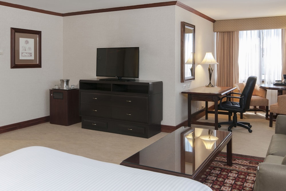 Junior Suite, 2 Double Beds, City View - Photo 1