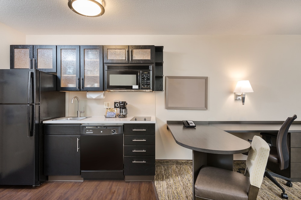 Studio Suite, 1 Queen Bed (Full Kitchen) - Photo 1