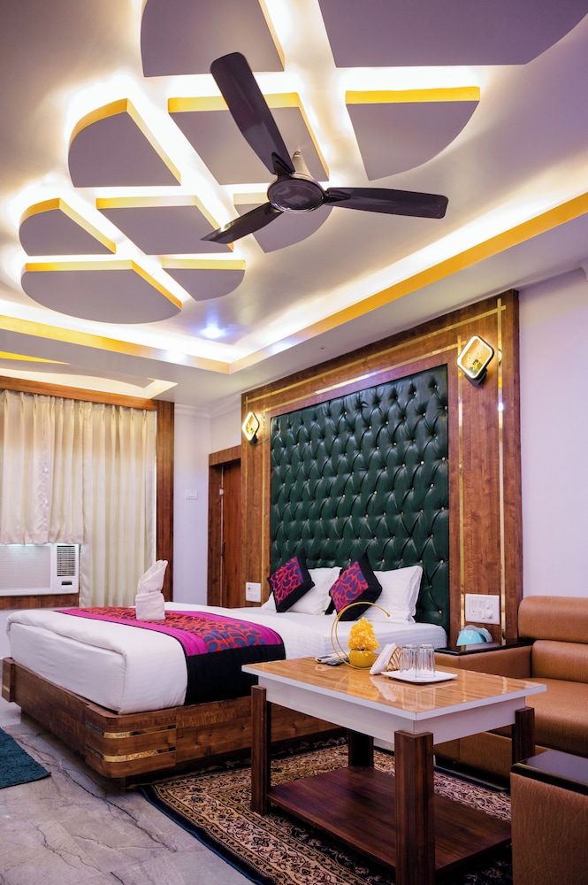 Deluxe Suite - Photo 6