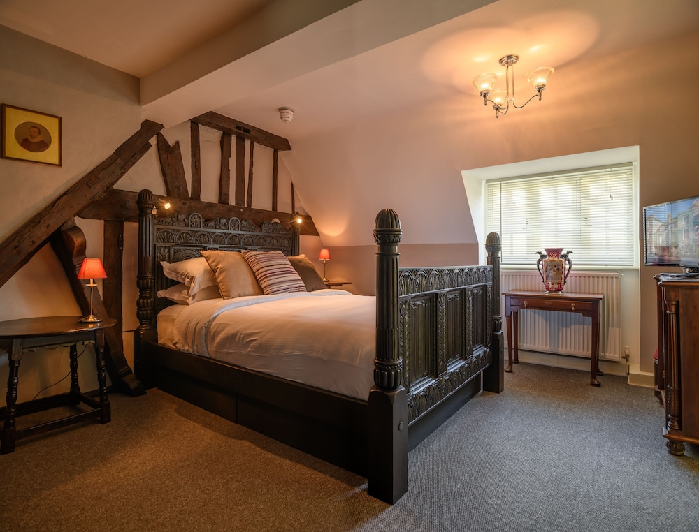 Deluxe Double Room, 1 King Bed (The Oak Room ) photo 1