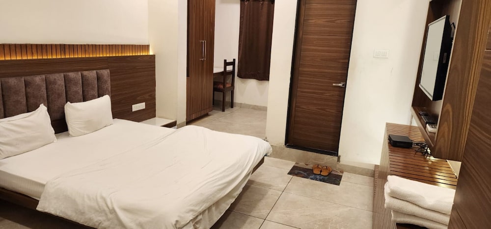 Deluxe Room - Photo 1