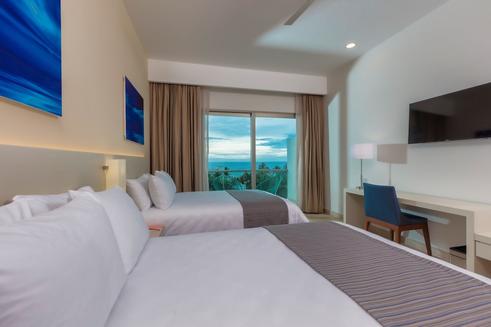 Deluxe Room, Sea View - Photo 7