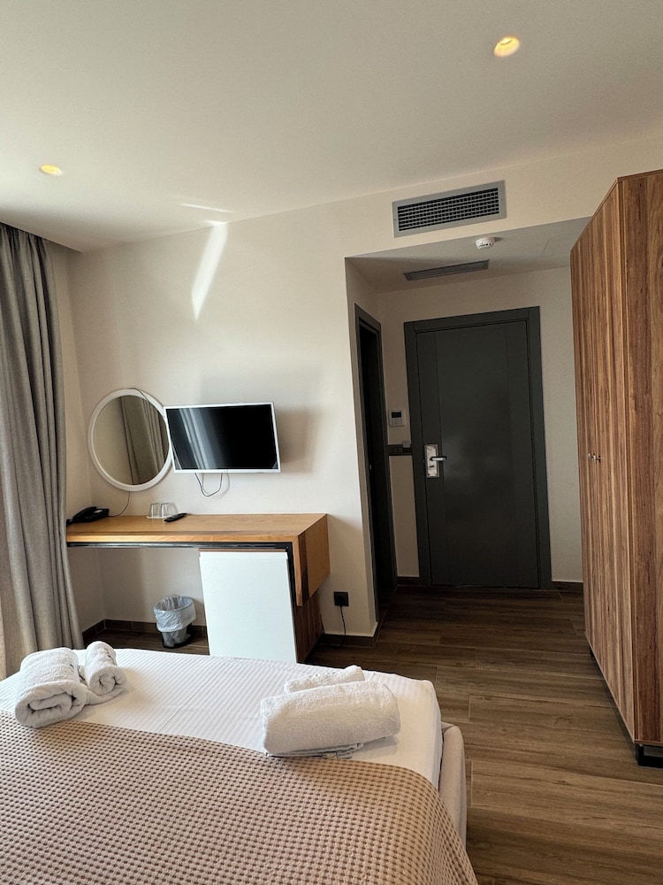 Deluxe Double Room, Balcony, Sea View photo 3