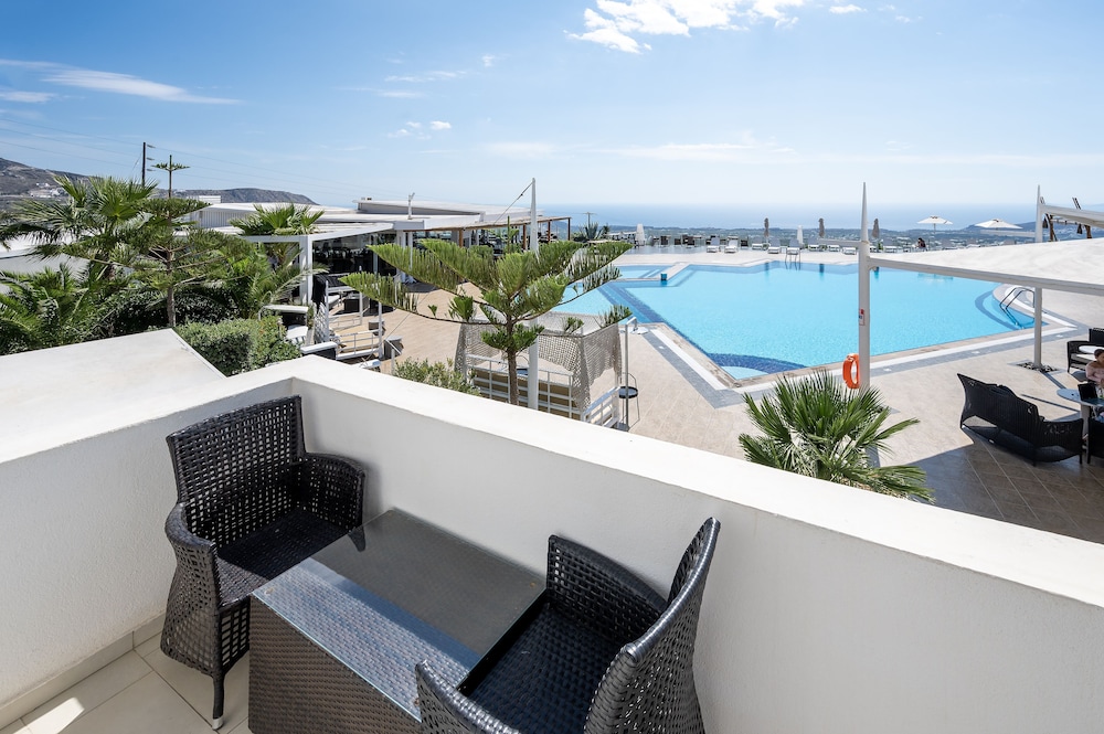 Superior Room, Sea View - Photo 7