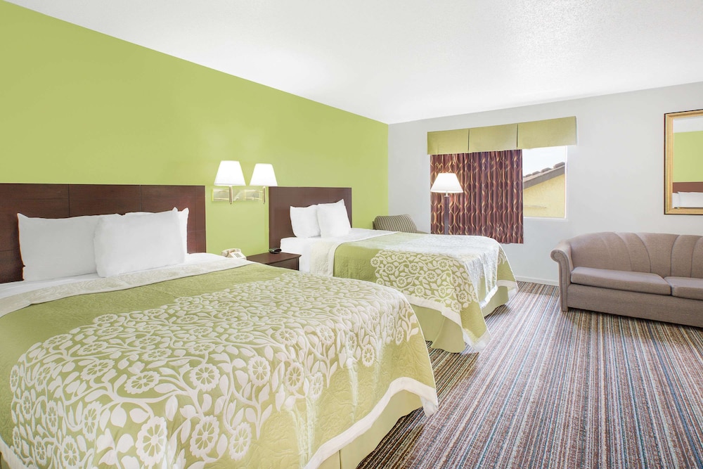 Studio Suite, Multiple Beds, Non Smoking - Photo 2