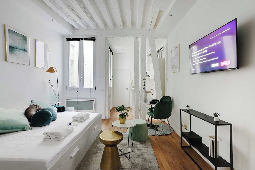Apartment photo 2