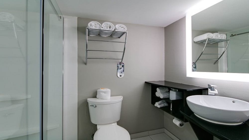 Standard Room, 1 King Bed - Photo 2