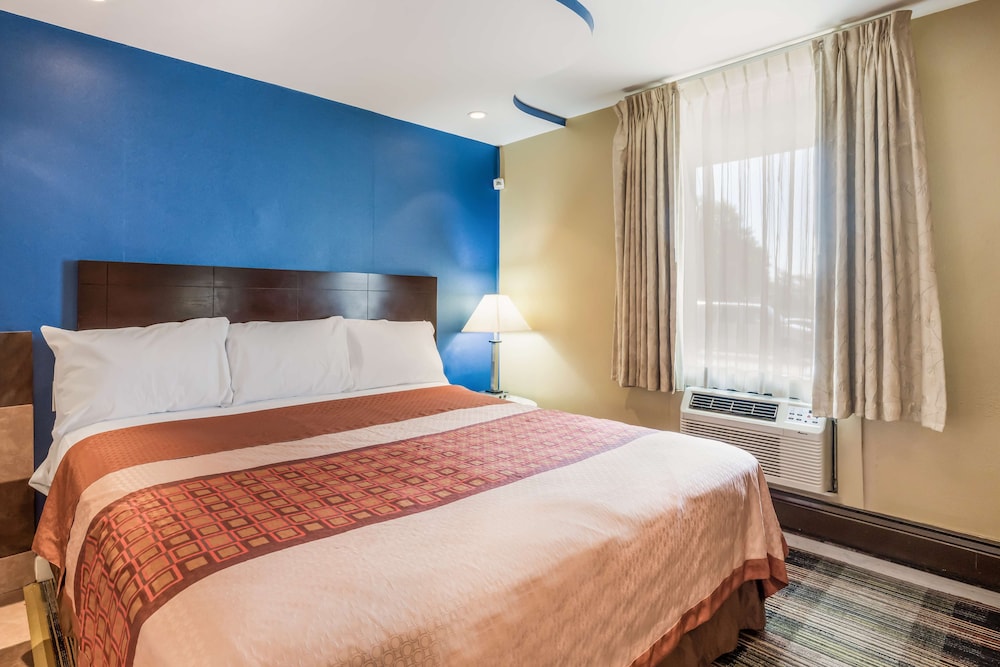 Premium Room, 1 King Bed, Smoking