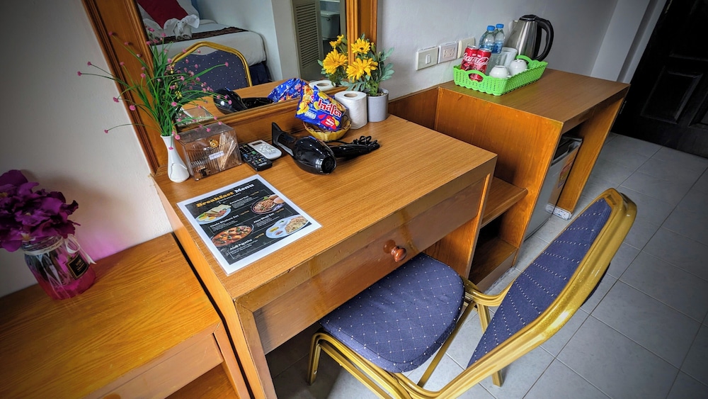 Standard Double Room - Photo 8