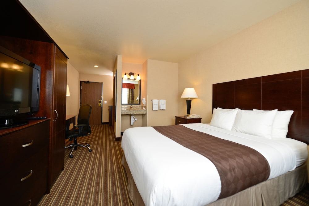 Standard Room, 1 King Bed (Traditional Room 1 King Bed) - Photo 3