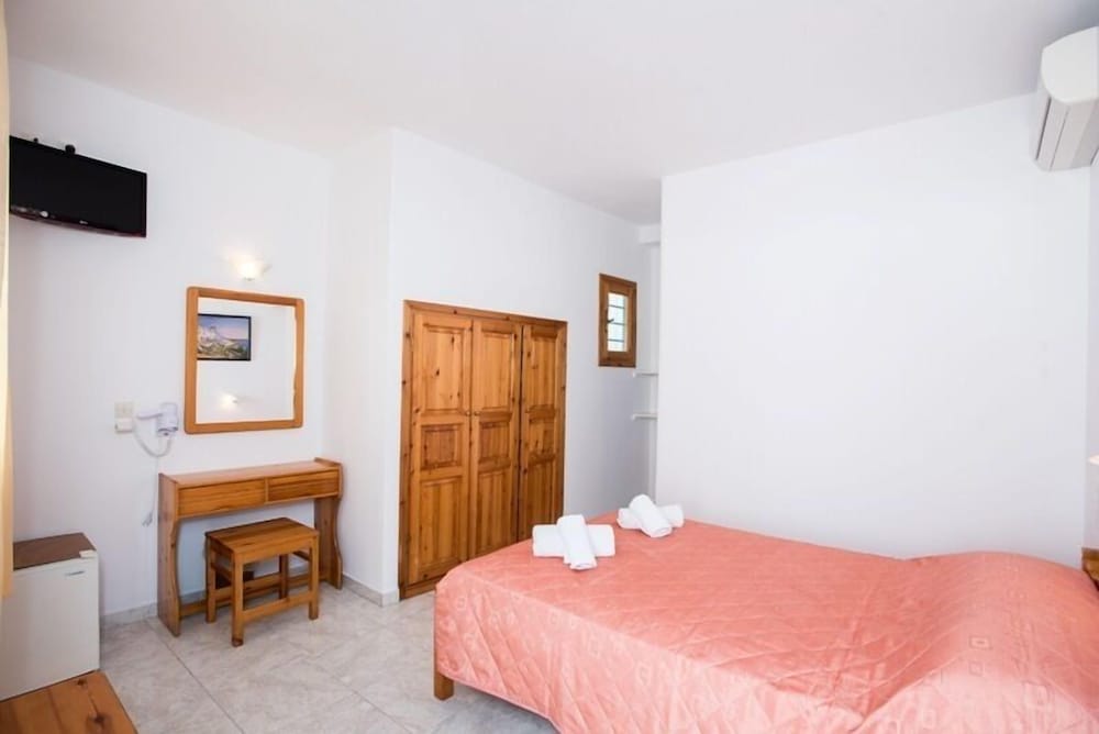 Standard Room photo 2