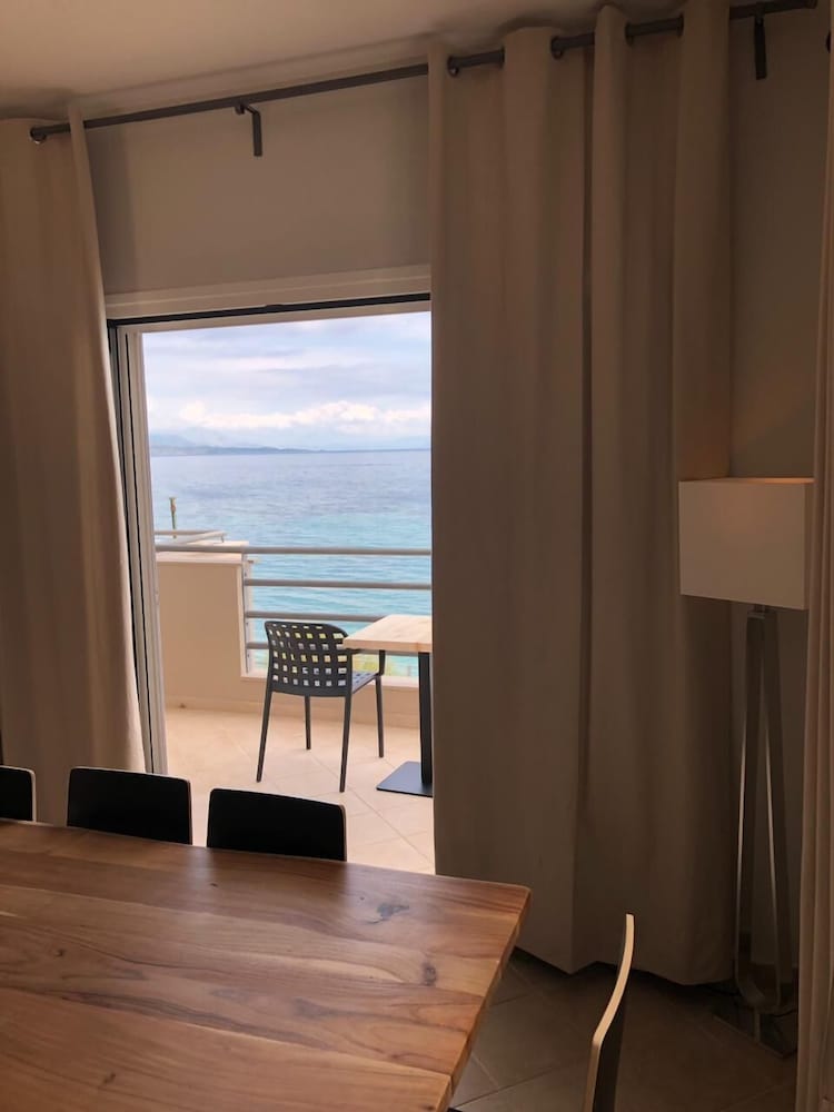 Villa, 4 Bedrooms, Beachfront - Photo 11