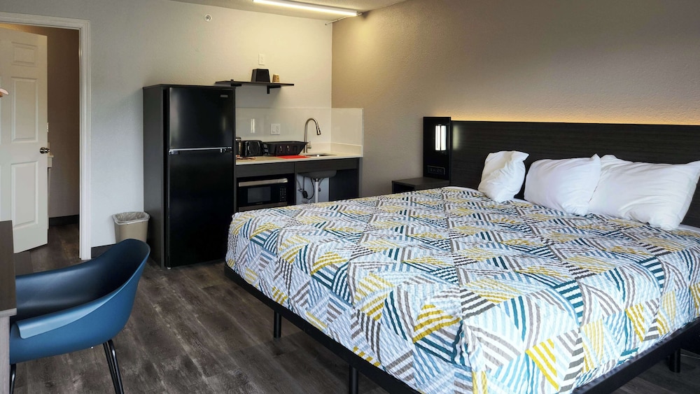 Standard Room, 1 Double Bed, Non Smoking, Kitchen - Photo 1