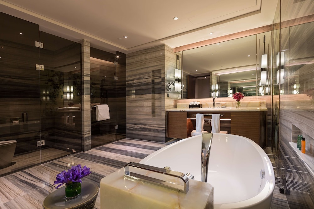 One Bedroom Suite photo 2