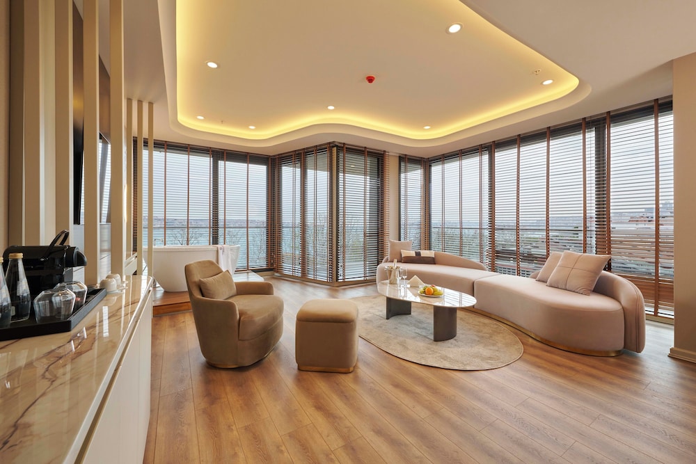 Istanbul Suite, Bosphorus View photo 3